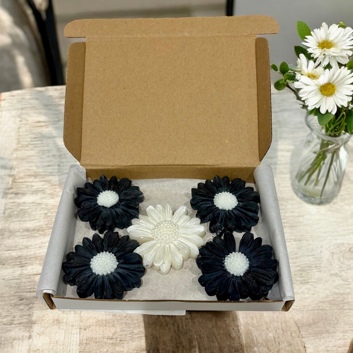 Wisdom - Daisy Shaped Wax Melts